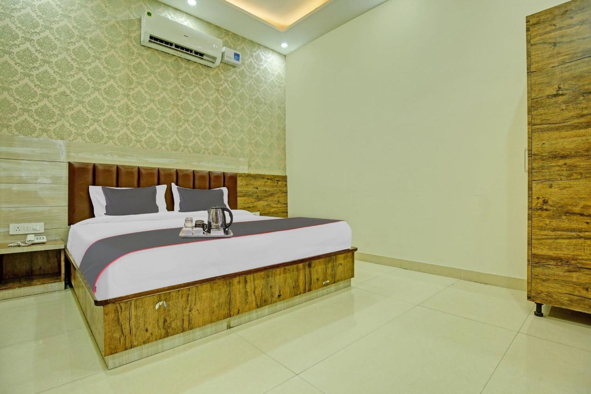 Collection O Rd Hotel Zirakpur Eksteriør bilde